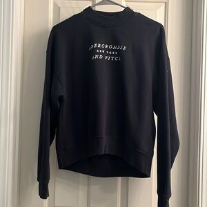 sma Abercrombie and Fitch highneck sweatshirt